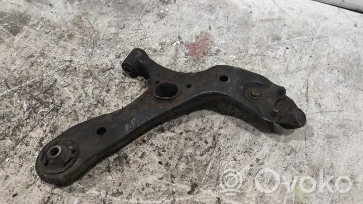 Toyota Avensis T270 Querlenker Achsschenkel vorne 4806805090