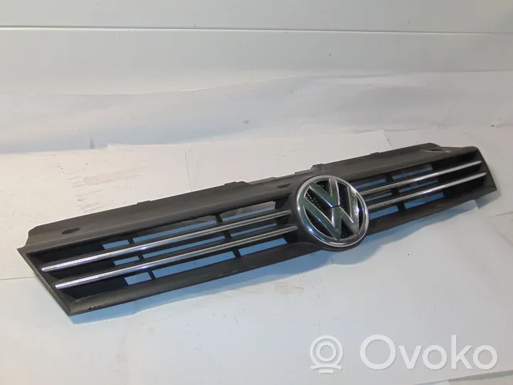 Volkswagen Polo V 6R Atrapa chłodnicy / Grill 6RU853651A