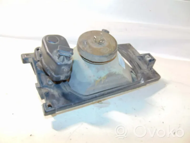 Volkswagen Polo II 86C 2F Lampa przednia 867941018