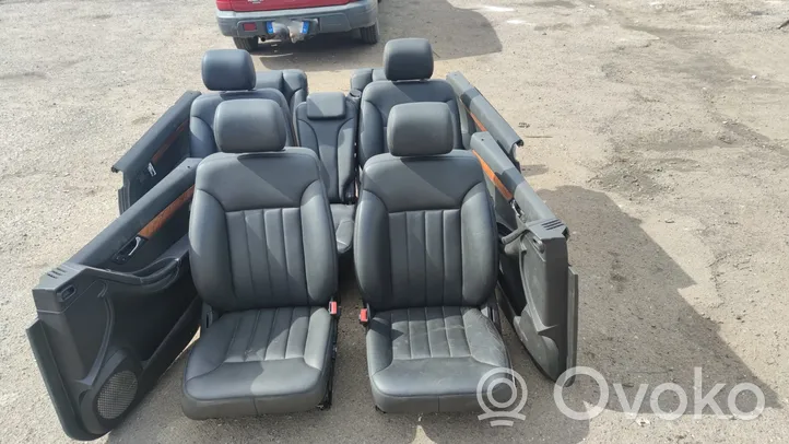 Mercedes-Benz R W251 Conjunto de molduras de la puertas y los asientos 