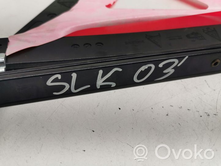 Mercedes-Benz SLK R170 Varoituskolmio 