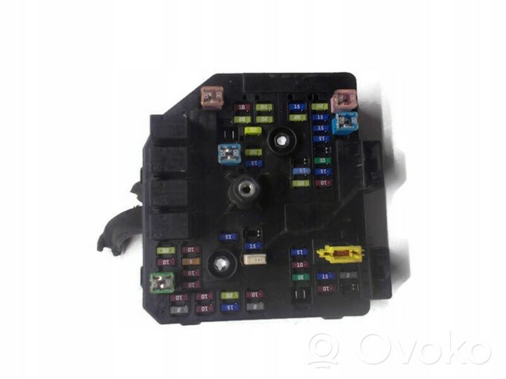 Chevrolet Captiva Module de fusibles 95903657