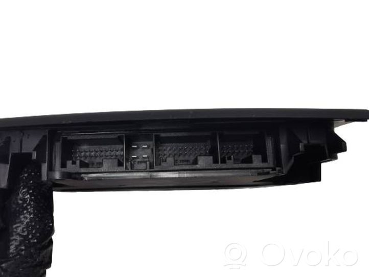 BMW 1 E82 E88 Illuminazione sedili anteriori 9137483