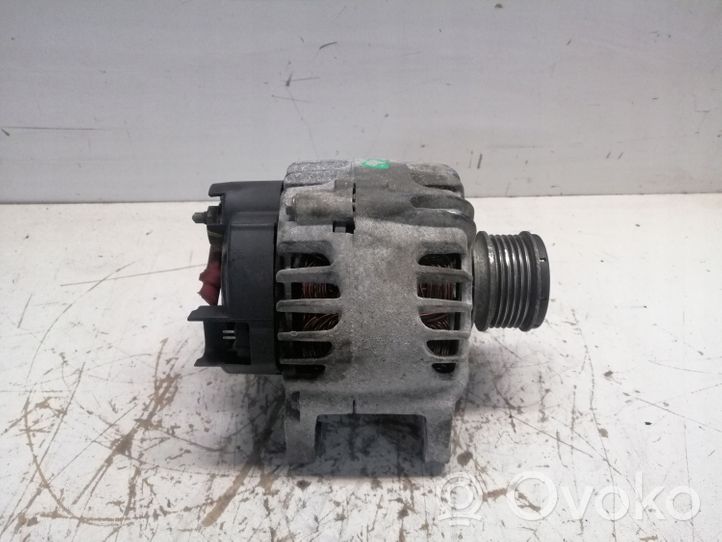 Dacia Sandero Generator/alternator 231003831R