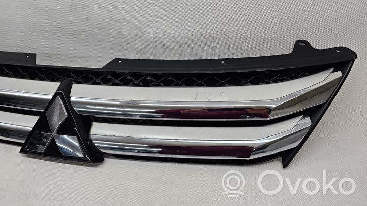 Mitsubishi Eclipse Grille calandre supérieure de pare-chocs avant 7450B048ATRAPAGRILLZDERZA