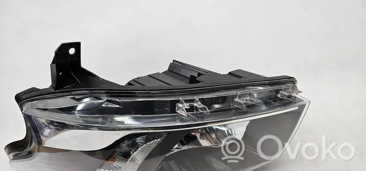 Opel Vivaro Headlight/headlamp 260606315R