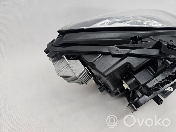 Mercedes-Benz GLA H247 Lampa przednia A2479066401