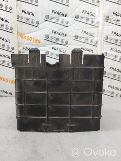 Volkswagen PASSAT B6 Protettore termico del vano batteria 1K0915335C