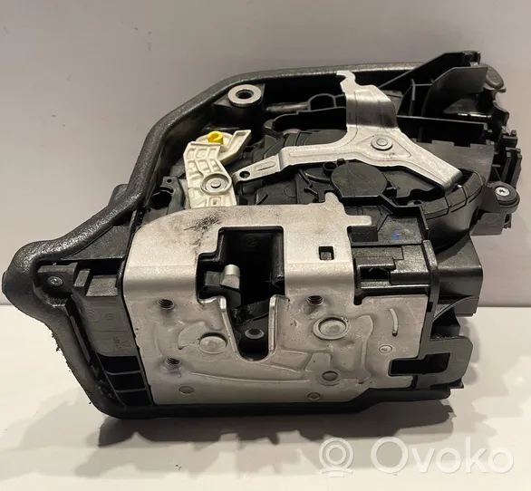 BMW 2 F46 Cerradura de puerta delantera 728193110