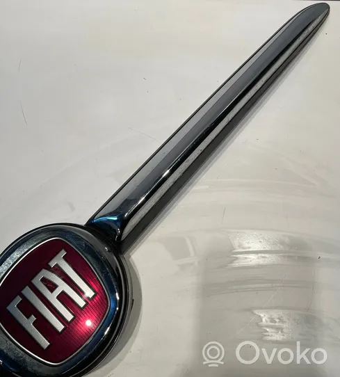 Fiat 500L Etupuskurin ylempi jäähdytinsäleikkö 735650509