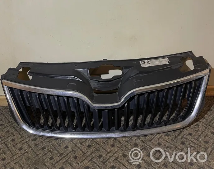 Skoda Rapid (NH) Grille calandre supérieure de pare-chocs avant 5JA853668