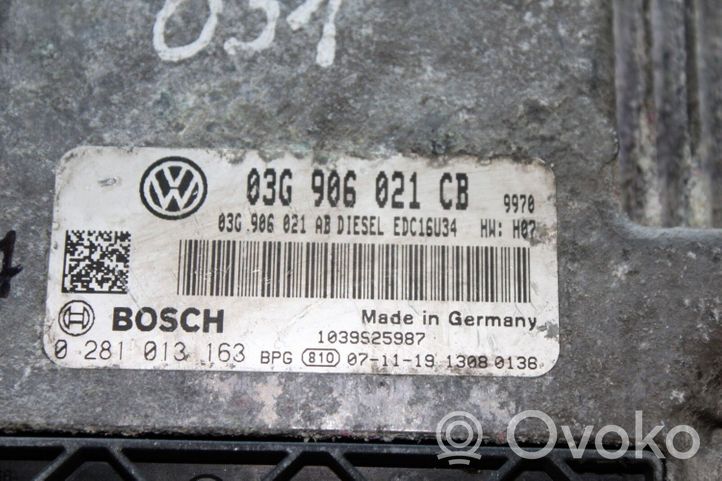 Volkswagen PASSAT B6 Centralina/modulo del motore 03G906021CB