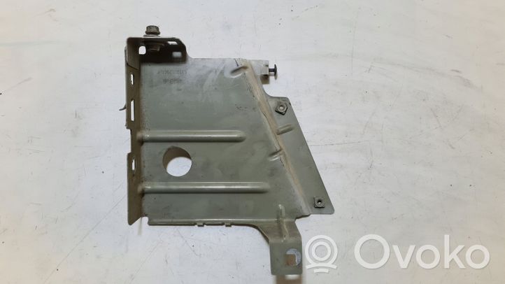 Opel Movano B Support de montage d'aile 631226296r
