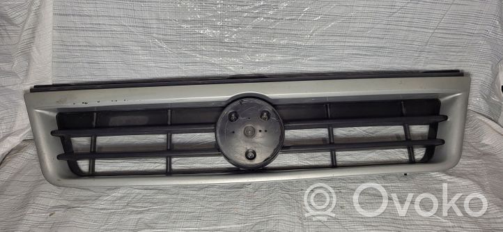 Fiat Ducato Etupuskurin ylempi jäähdytinsäleikkö LS132915801