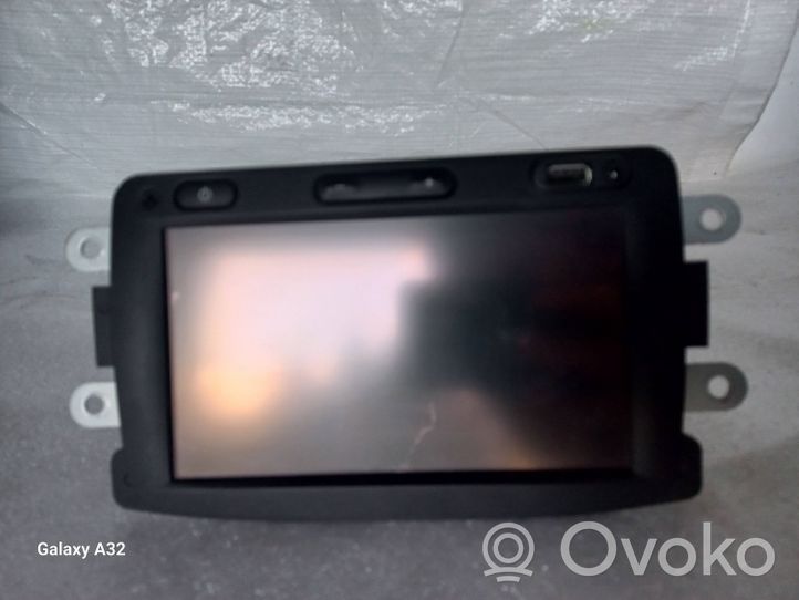 Renault Trafic III (X82) Panel / Radioodtwarzacz CD/DVD/GPS 281151144R