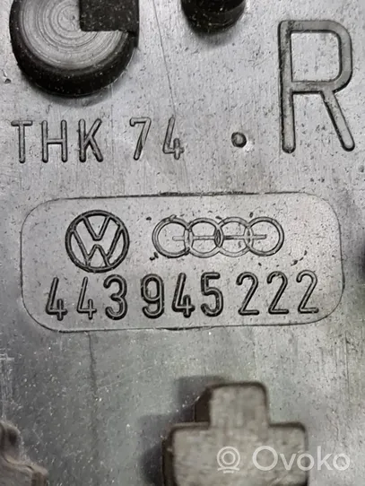 Audi 80 90 B2 Takavalon polttimon suojan pidike 443945222
