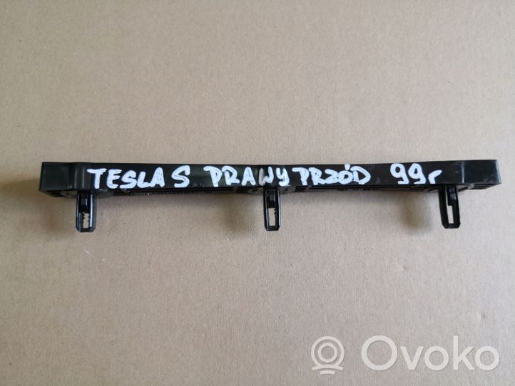Tesla Model S Uchwyt / Mocowanie błotnika przedniego 100369300C