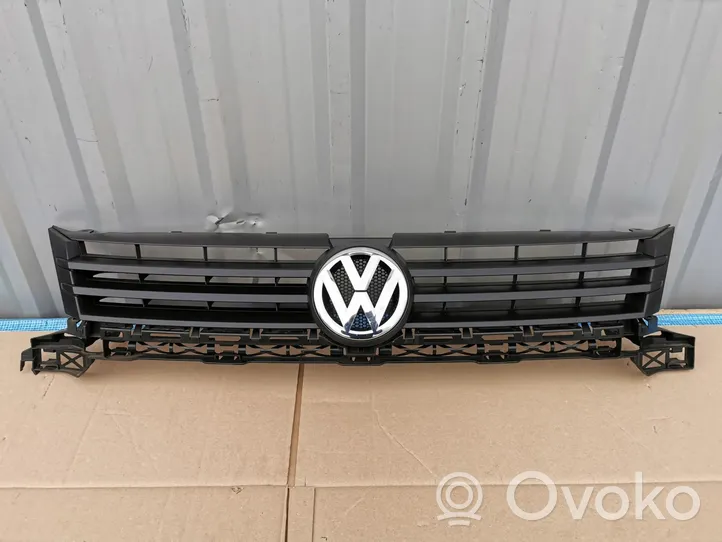 Volkswagen Touran I Etupuskurin ylempi jäähdytinsäleikkö 1T0853653L