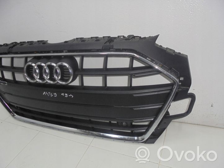 Audi A4 S4 B9 8W Etupuskurin ylempi jäähdytinsäleikkö 8W0853651