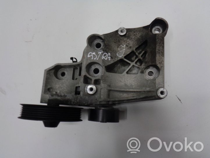 Opel Astra J Uchwyt / Mocowanie sprężarki klimatyzacji 55570104