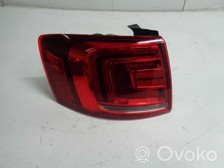 Volkswagen Jetta VI Lampa tylna 5C6945207A