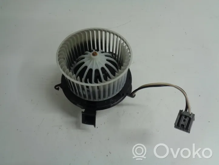 Opel Astra J Ventola riscaldamento/ventilatore abitacolo U7253002