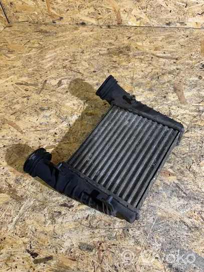 Volkswagen PASSAT B5.5 Intercooler radiator 8D0145805C