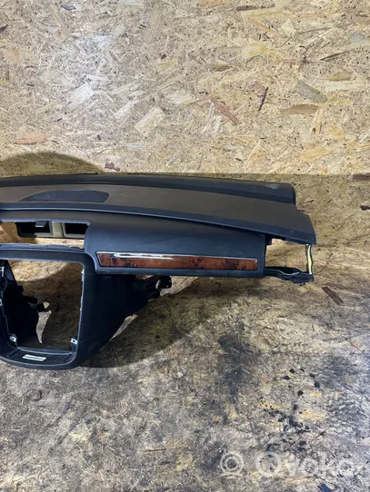 Mercedes-Benz R W251 Dashboard A2516800587