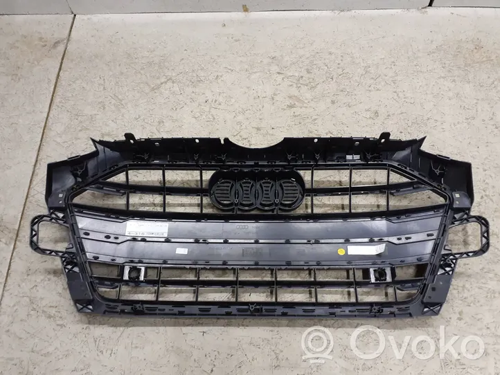 Audi A4 S4 B9 8W Etupuskurin ylempi jäähdytinsäleikkö 8W0853651DF