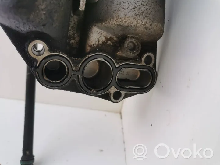 Volvo V70 Supporto di montaggio del filtro dell’olio 6740273266