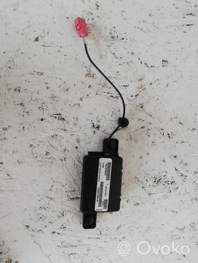 Dodge Challenger Antenna control unit P68186558AA