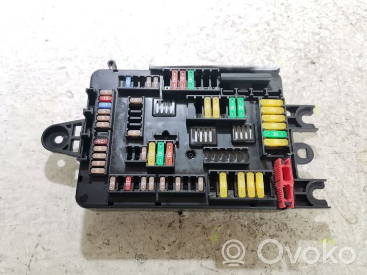 BMW M4 F82 F83 Module de fusibles 10688710