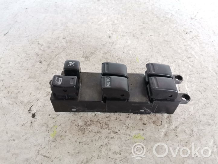 Nissan Note (E11) Electric window control switch 