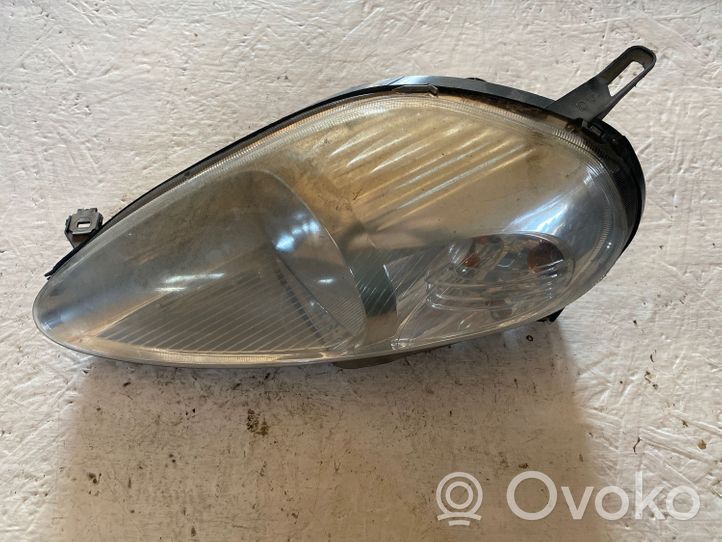 Fiat Grande Punto Lampa przednia 89101387