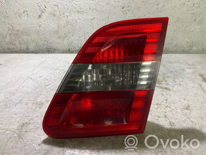 Mercedes-Benz B W245 Tailgate rear/tail lights A1698200677