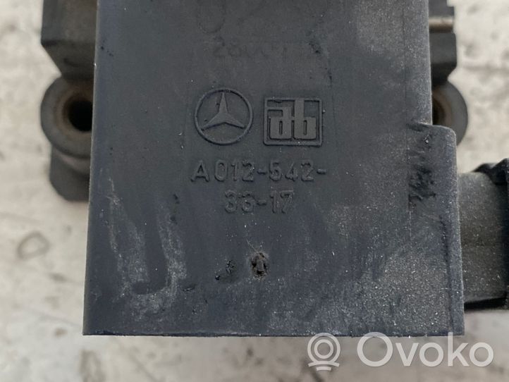 Mercedes-Benz E W210 Czujnik położenia przepustnicy A012542