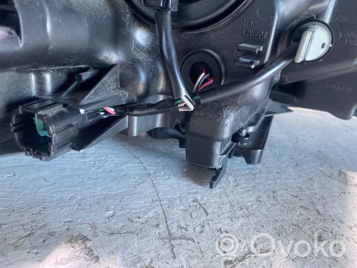 Nissan Qashqai Priekinio žibinto detalė 9922681017