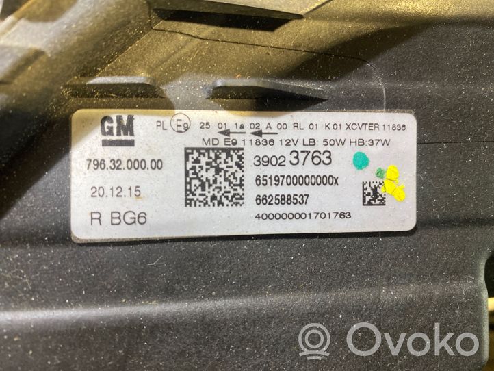 Opel Astra K Lampa przednia 662588537