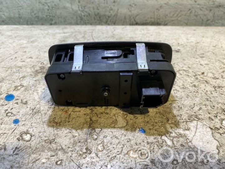 Dodge Challenger Electric window control switch 68183752AE