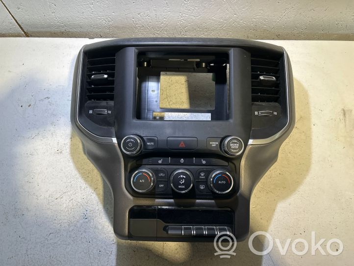 Dodge VAN RAM Radio/CD/DVD/GPS-pääyksikkö P68292209AF