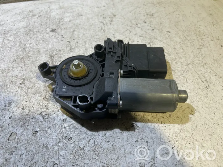 Volkswagen Touran II Rear door window regulator motor 5K0959703