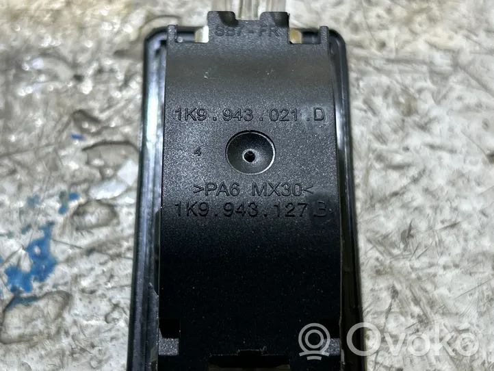 Skoda Fabia Mk3 (NJ) Rekisterikilven valo 1K9943021D