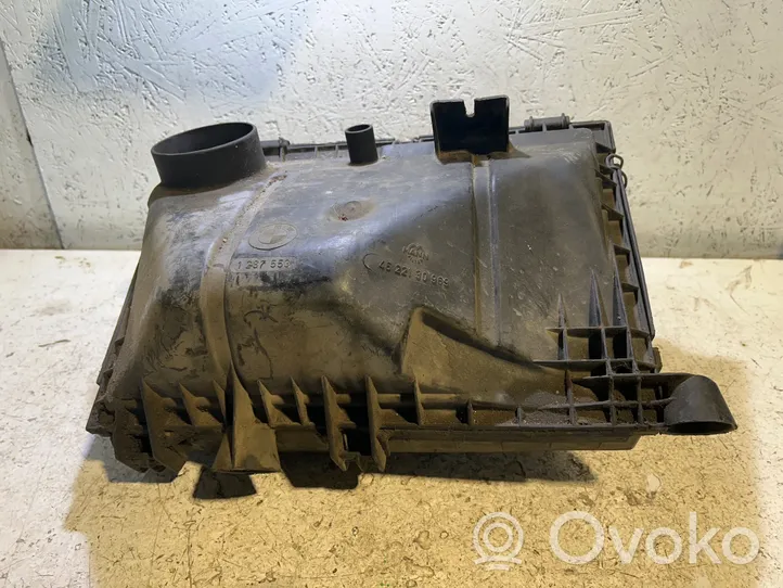 BMW 5 E28 Boîtier de filtre à air 1287553