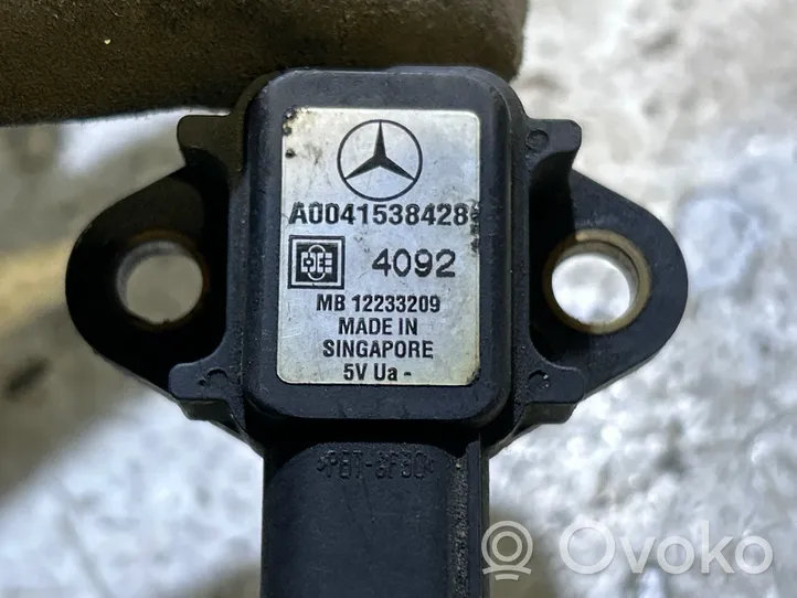 Mercedes-Benz C W203 Débitmètre d'air massique A0041538428