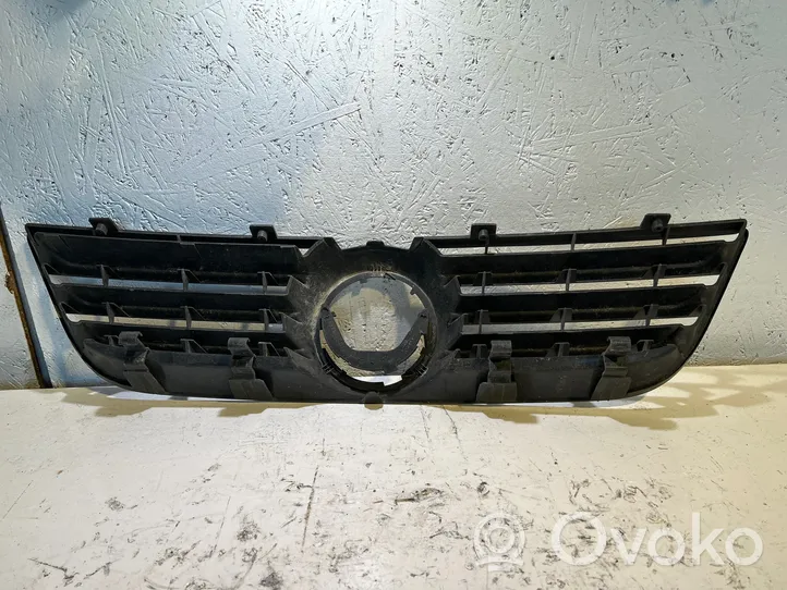 Volkswagen Polo IV 9N3 Etupuskurin ylempi jäähdytinsäleikkö 6Q0853653E