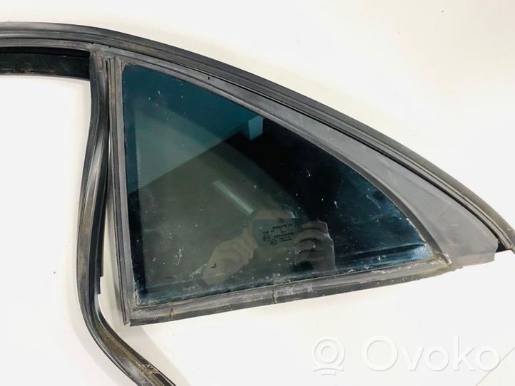 Mercedes-Benz S W222 Vetro del deflettore posteriore A2227300117