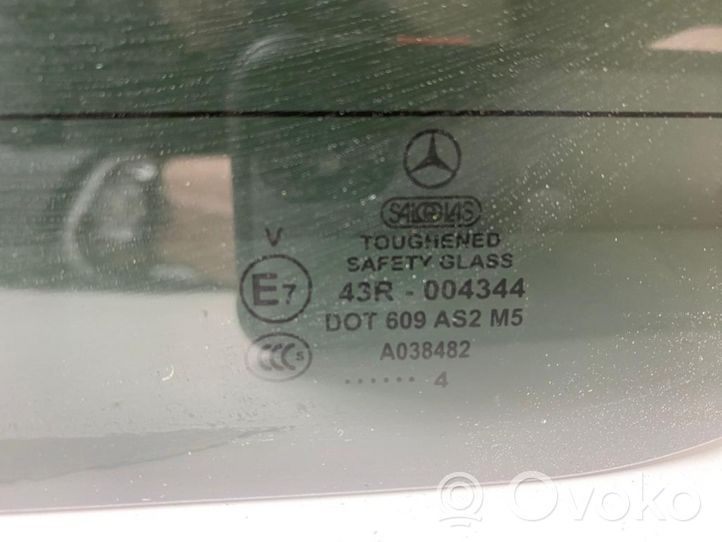 Mercedes-Benz G W461 463 Aizmugurējais stikls A4637401057