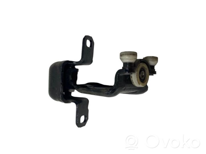 Mercedes-Benz V Class W447 Guida a rullo centrale per portellone scorrevole A4477600347