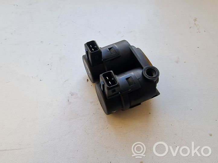 Audi A6 S6 C5 4B Unités de vannes / Répartiteur d'air (suspension pneumatique) 8840110560