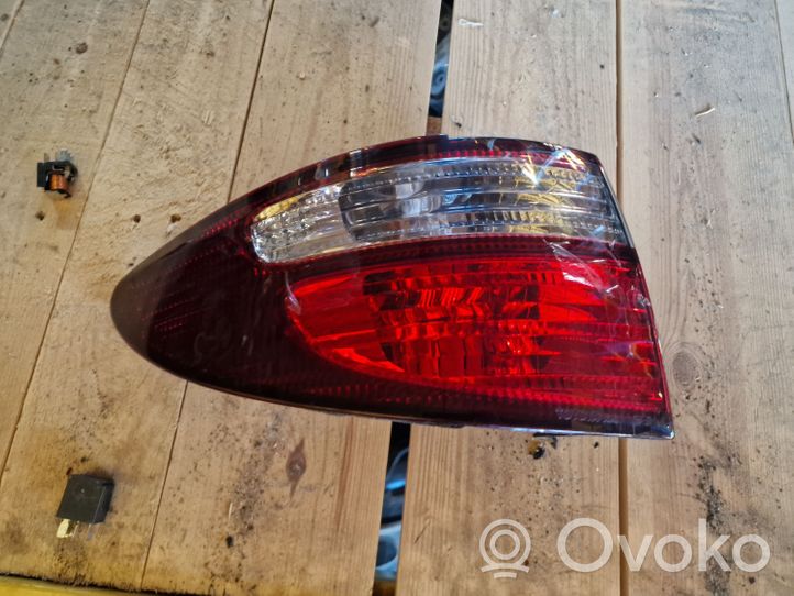 Toyota Previa (XR30, XR40) II Lampa tylna 